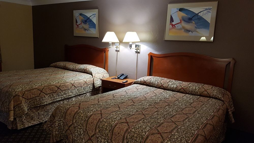 Faulds Motel Сарнія Екстер'єр фото